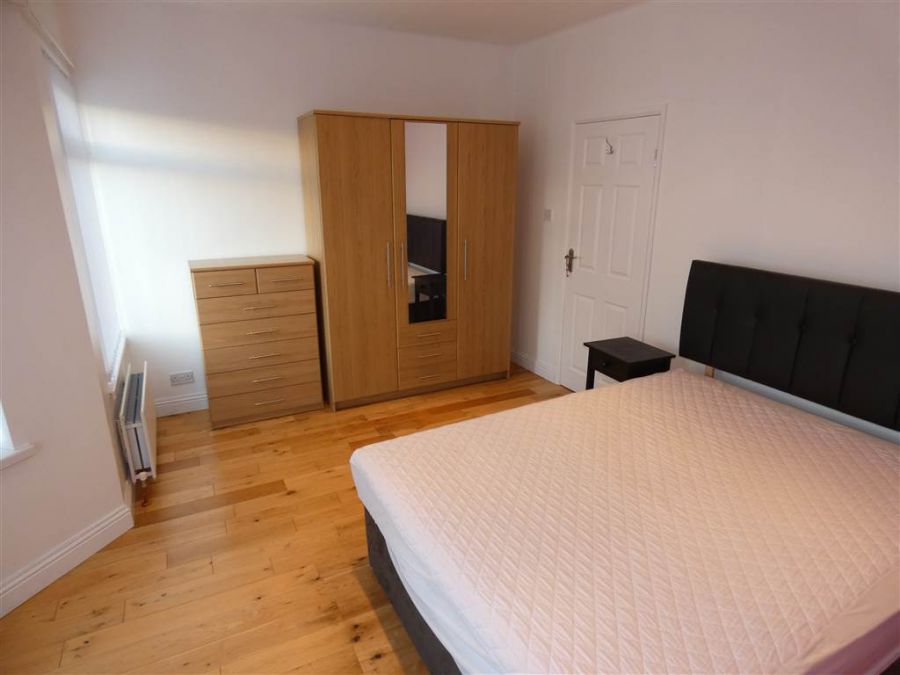 62 Ravenscroft Avenue