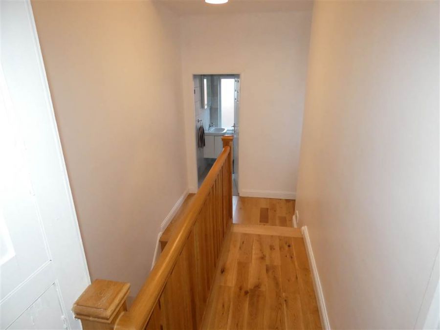 62 Ravenscroft Avenue