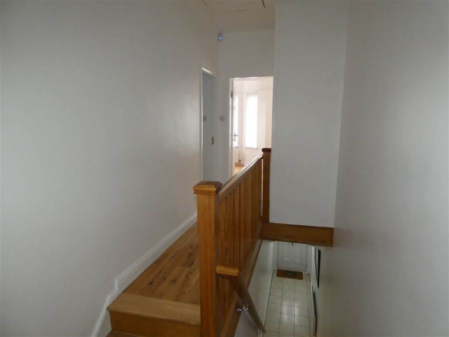 62 Ravenscroft Avenue