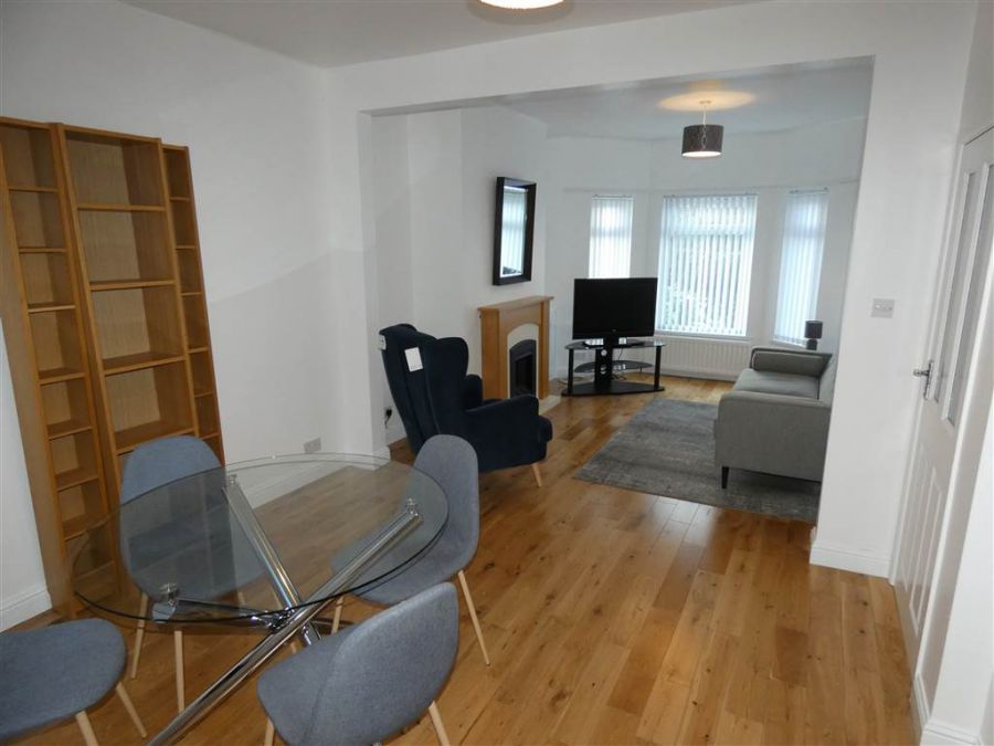 62 Ravenscroft Avenue