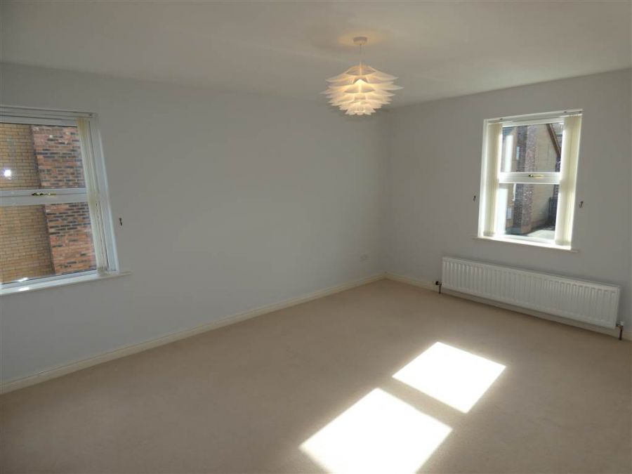 5 Aylesbury Mews