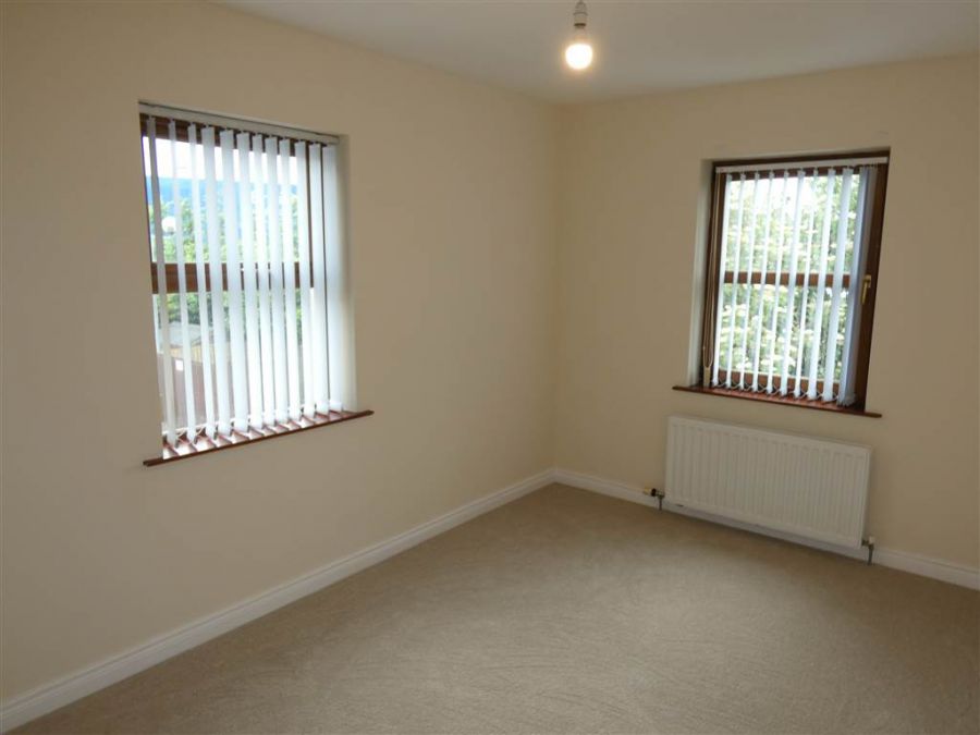 10 Aylesbury Court