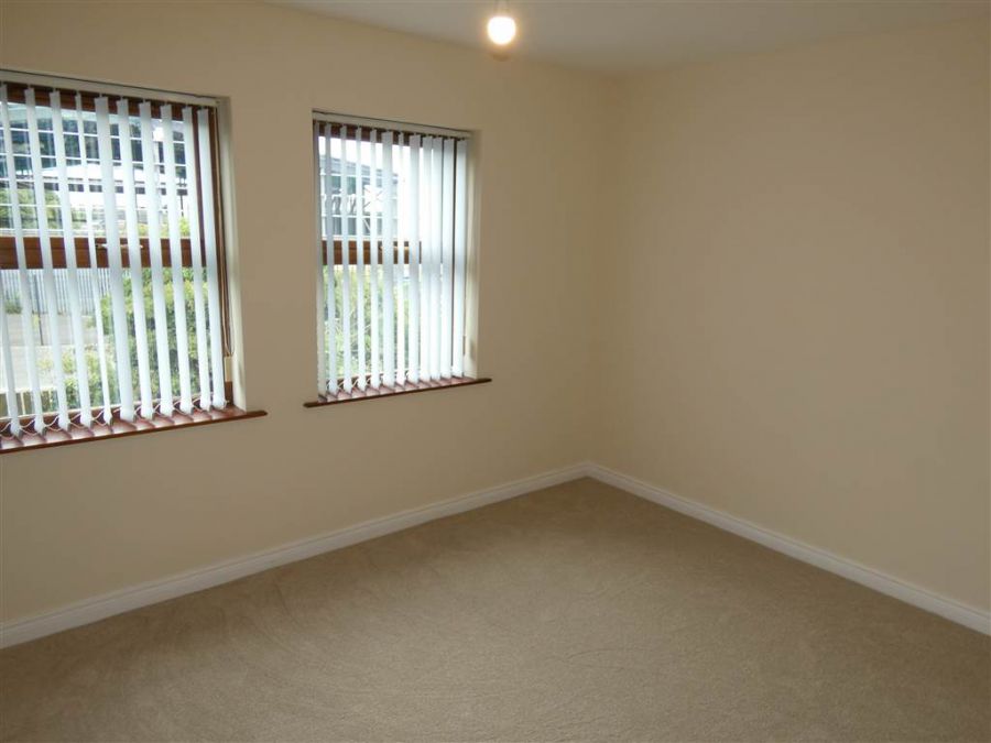 10 Aylesbury Court