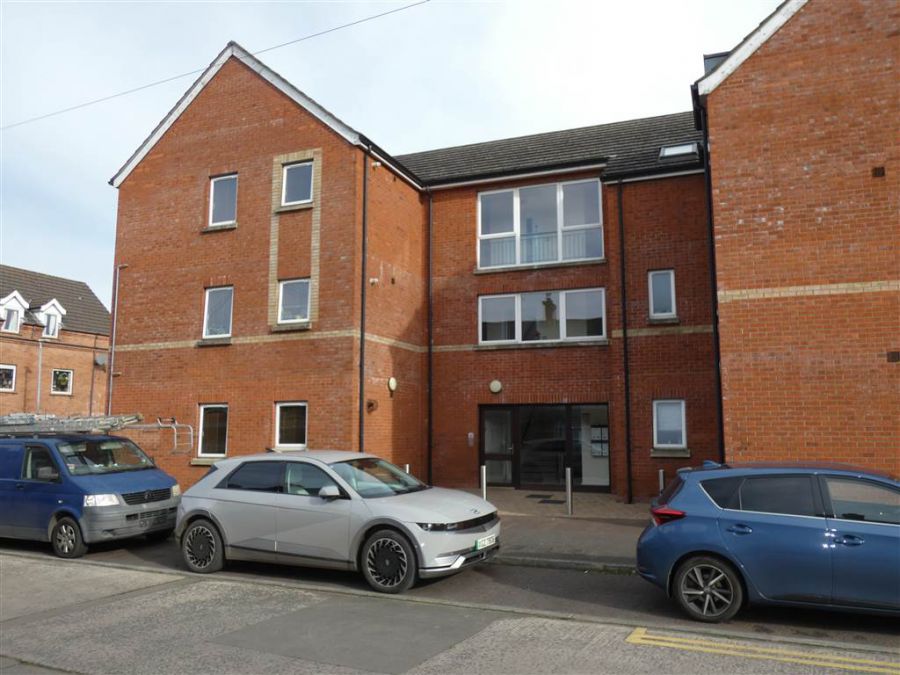 Apt 4 46 Grace Avenue