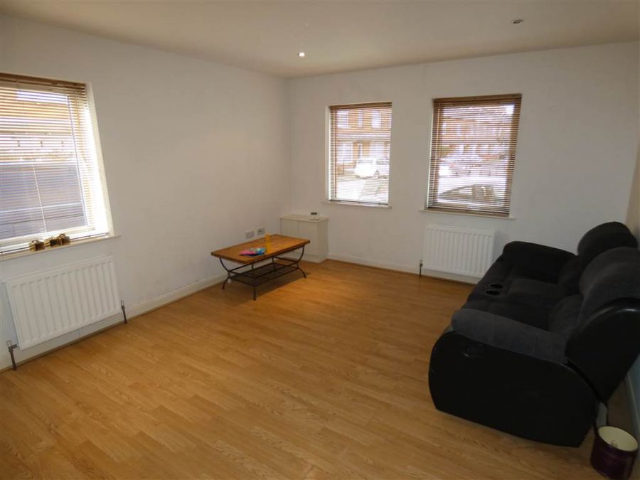 Apt 4 46 Grace Avenue