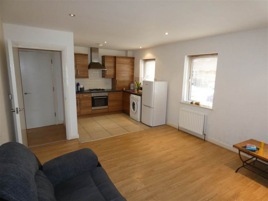 Apt 4 46 Grace Avenue