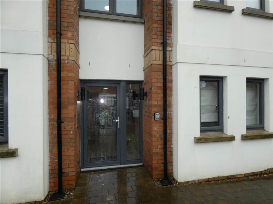 Apt.1, 3 Roseland Place