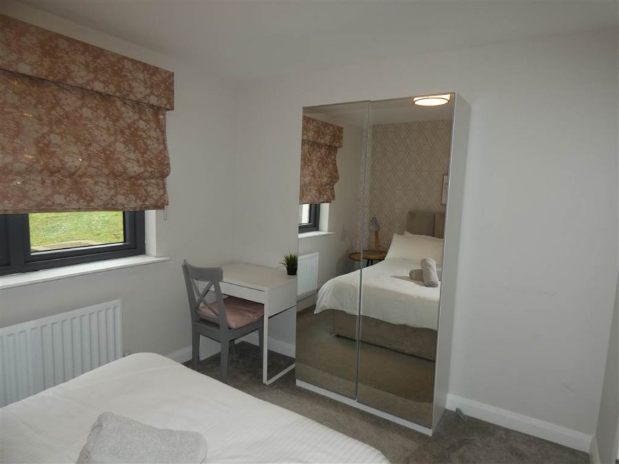 Apt.1, 3 Roseland Place