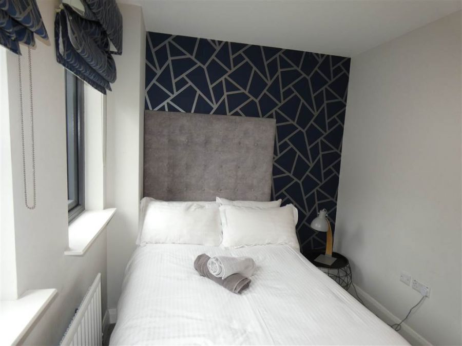 Apt.1, 3 Roseland Place