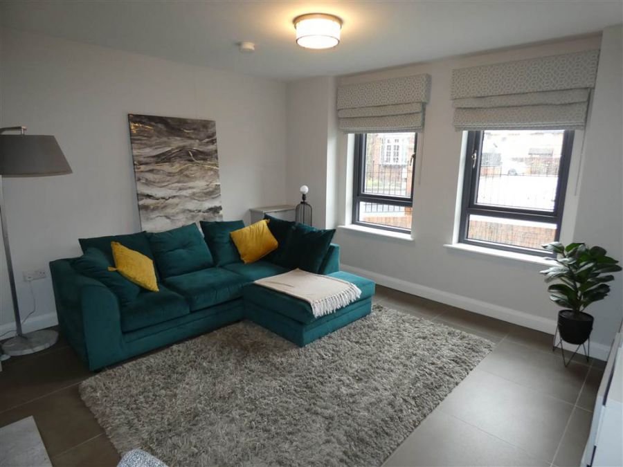 Apt.1, 3 Roseland Place
