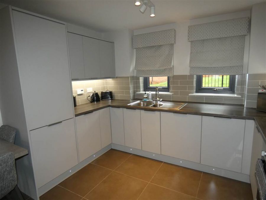 Apt.1, 3 Roseland Place