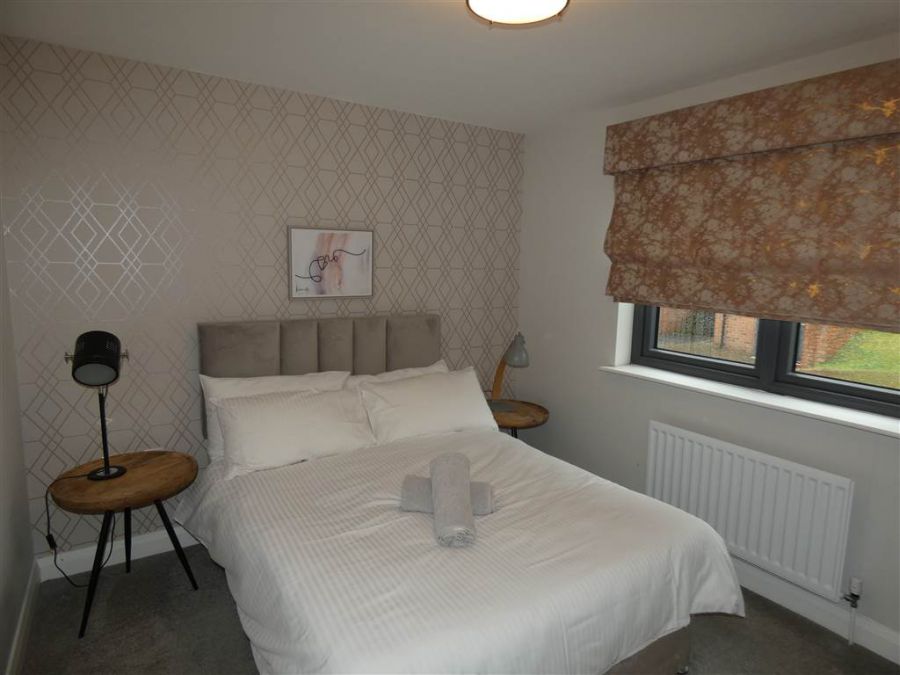 Apt.1, 3 Roseland Place