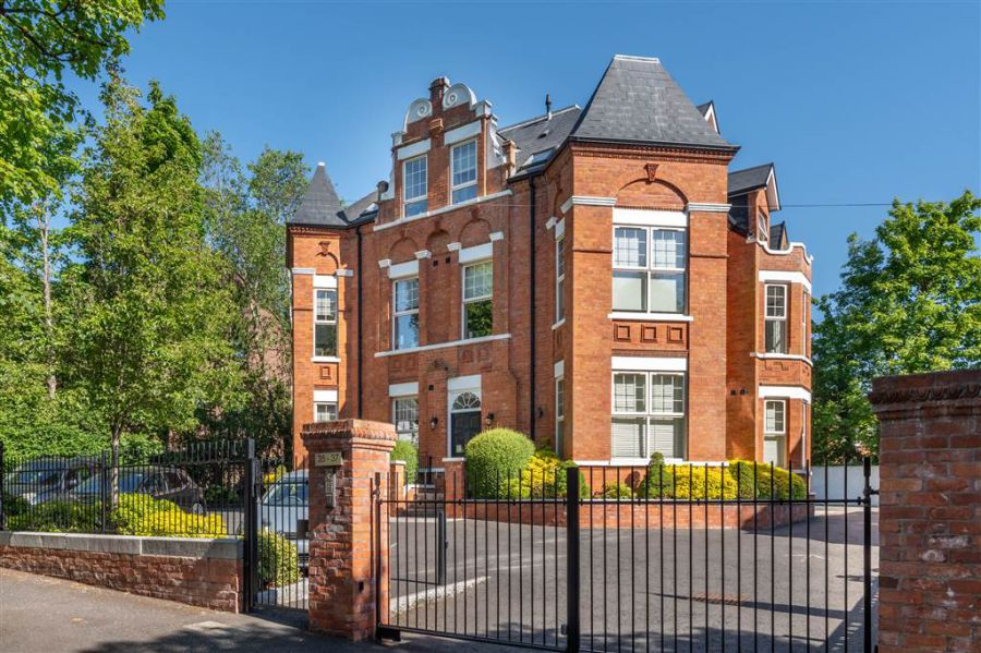 Apt 6  35-37 Sans Souci Park, Malone Road, Belfast, BT9 5QZ
