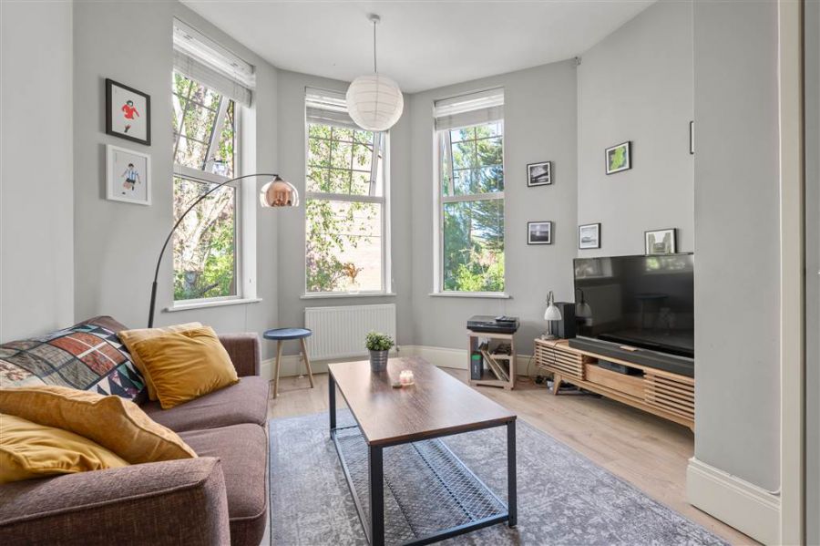 Apt 6  35-37 Sans Souci Park