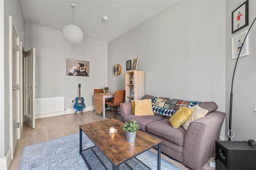 Apt 6  35-37 Sans Souci Park