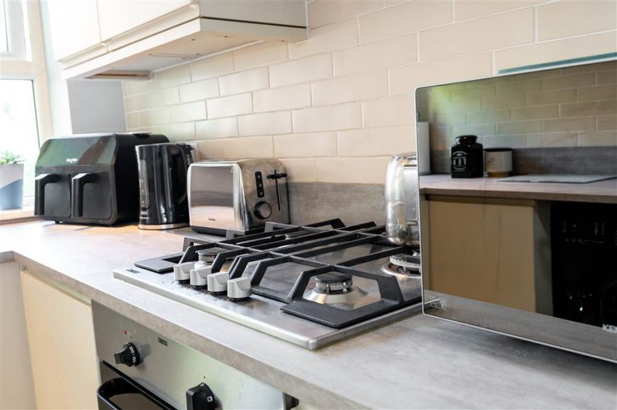 Apt 6  35-37 Sans Souci Park