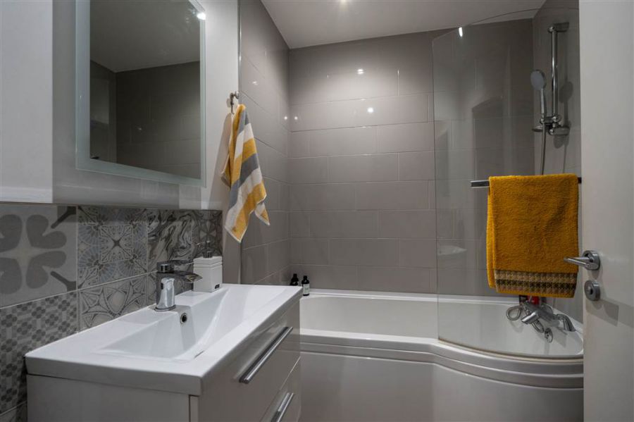 Apt 6  35-37 Sans Souci Park