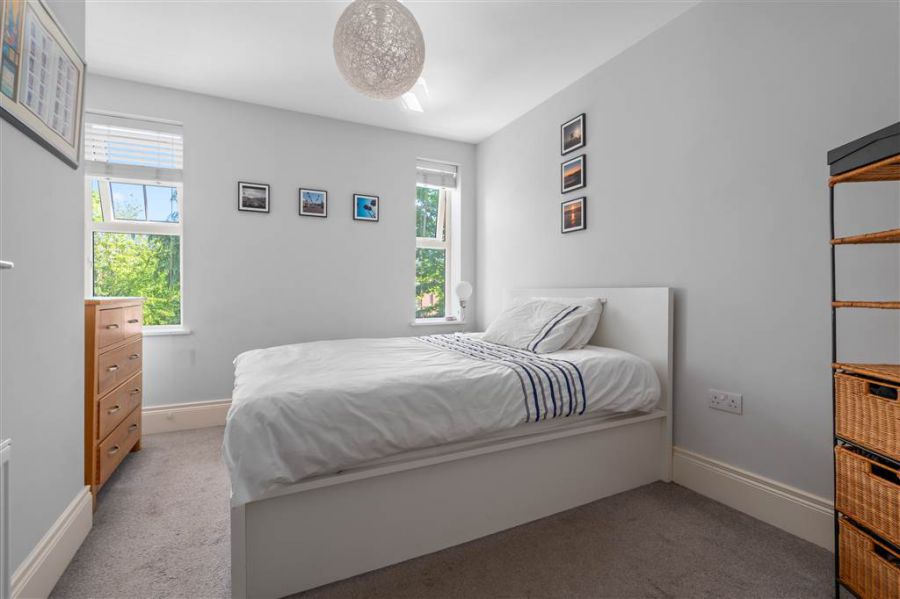 Apt 6  35-37 Sans Souci Park