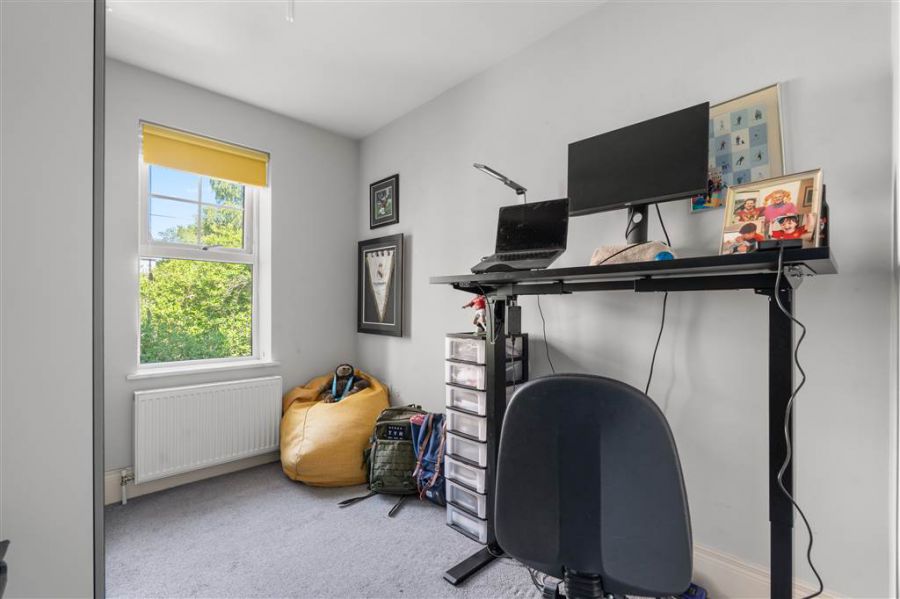 Apt 6  35-37 Sans Souci Park