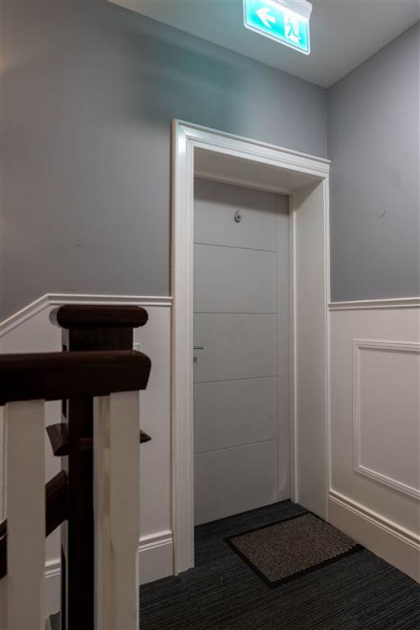 Apt 6  35-37 Sans Souci Park