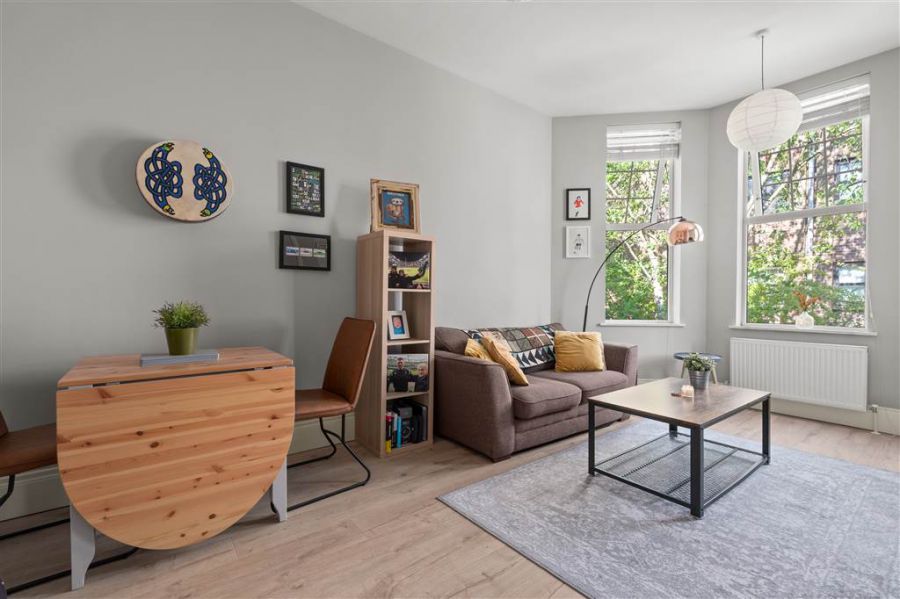 Apt 6  35-37 Sans Souci Park