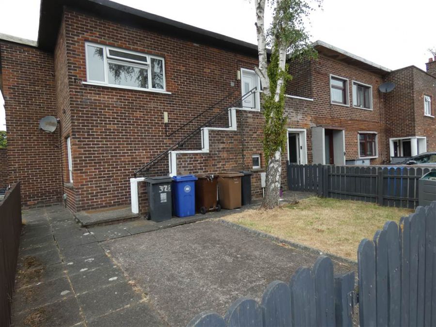 32b Shimna Close