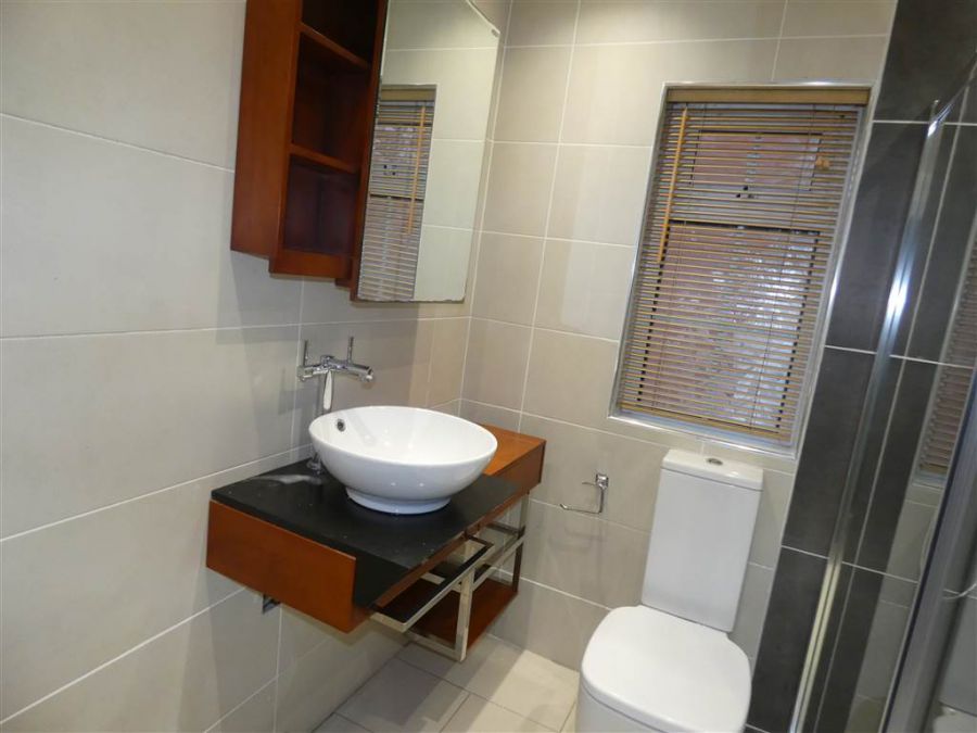 23B Dundonald Heights