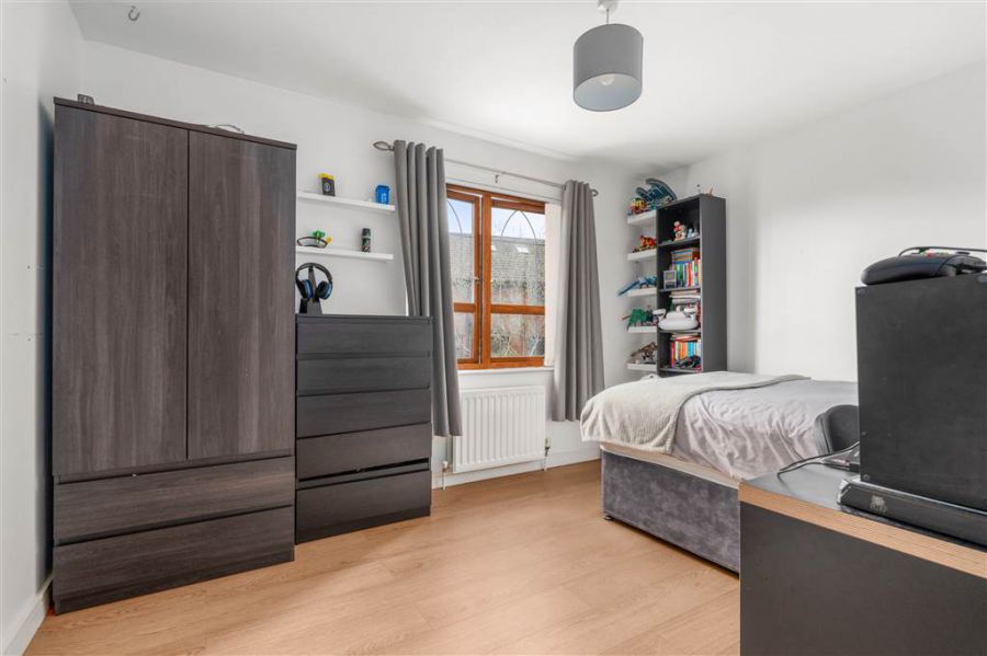 19 Brooke Hall Avenue