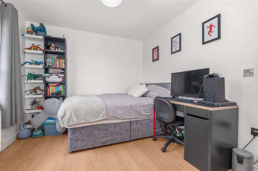 19 Brooke Hall Avenue