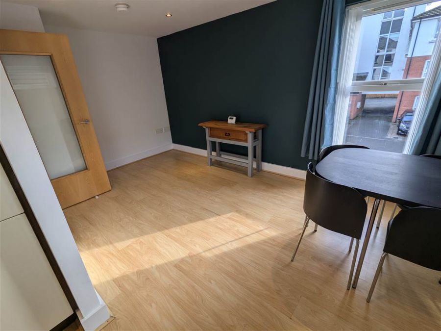 Apartment 17 Strand Central