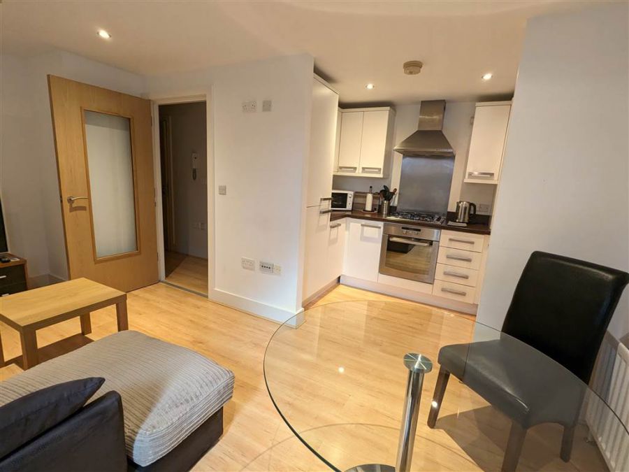 Apartment 16 Strand Central