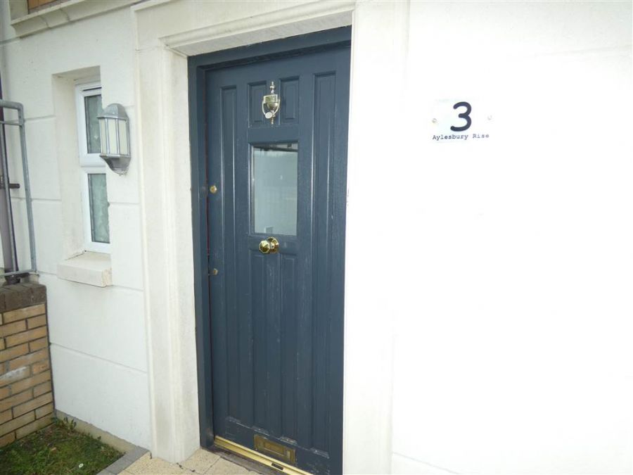 3 Aylesbury Rise