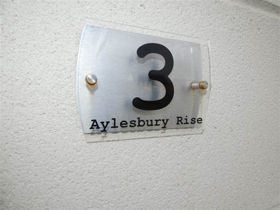 3 Aylesbury Rise