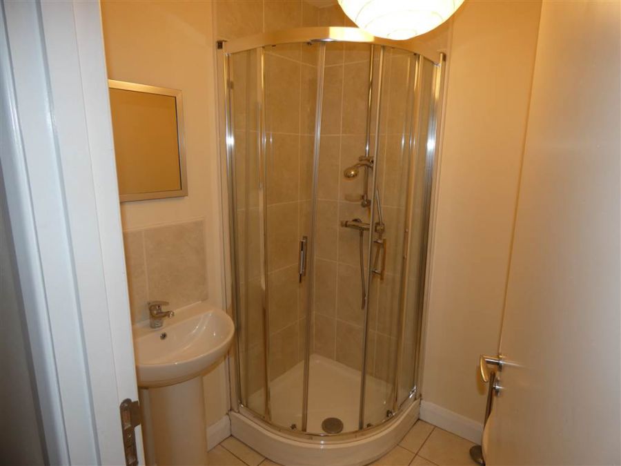 Apt 6 46 Grace Avenue