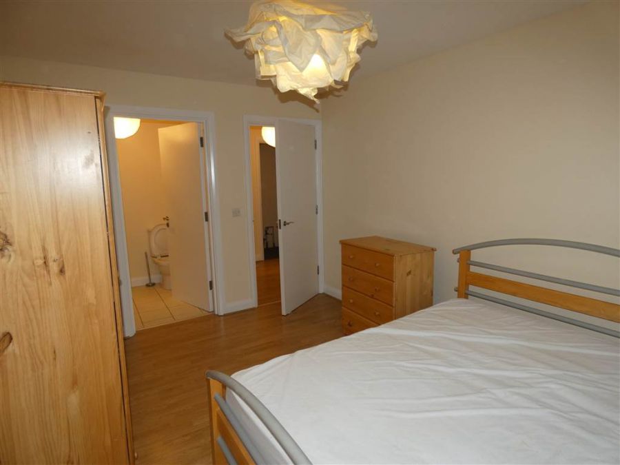 Apt 6 46 Grace Avenue