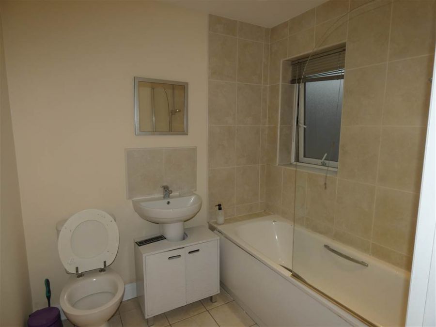 Apt 6 46 Grace Avenue