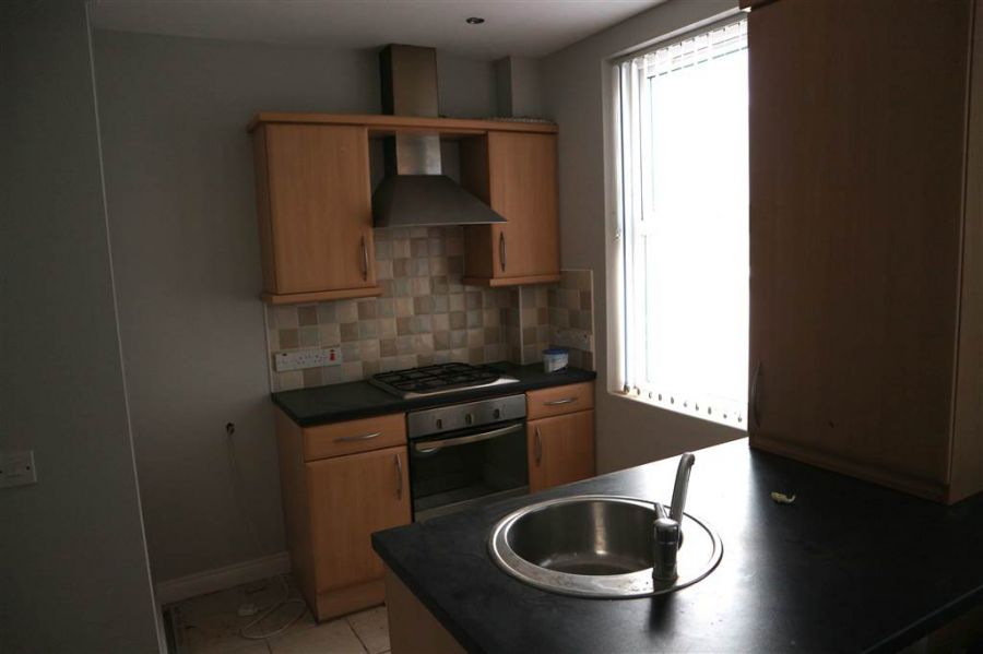 Apt 3 53 Victoria Road