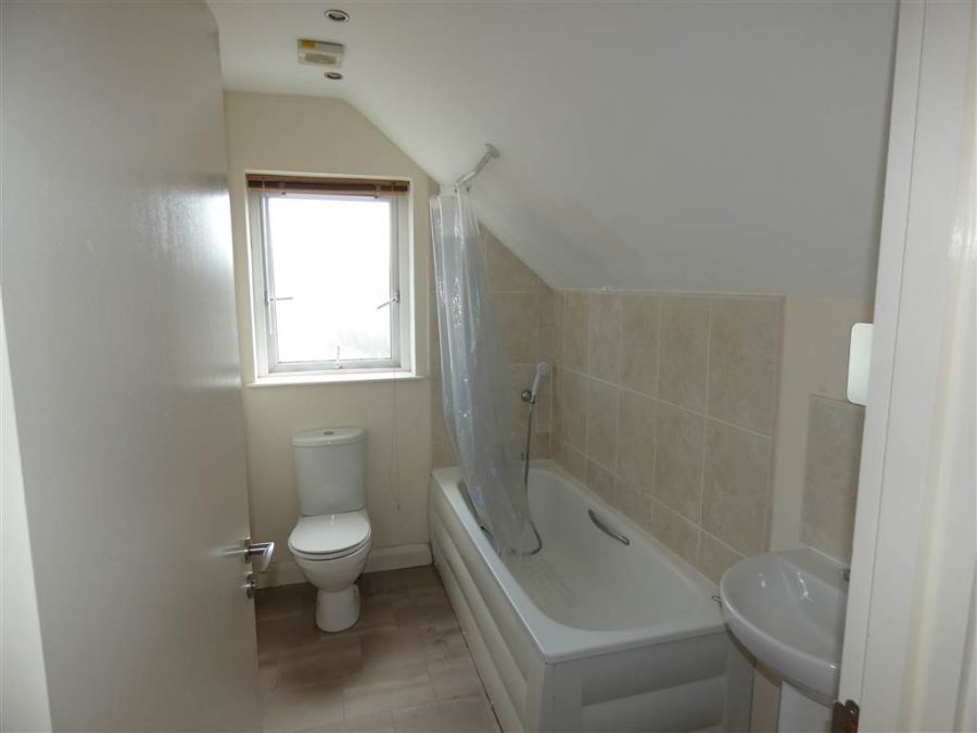 Apt 11 46 Grace Avenue