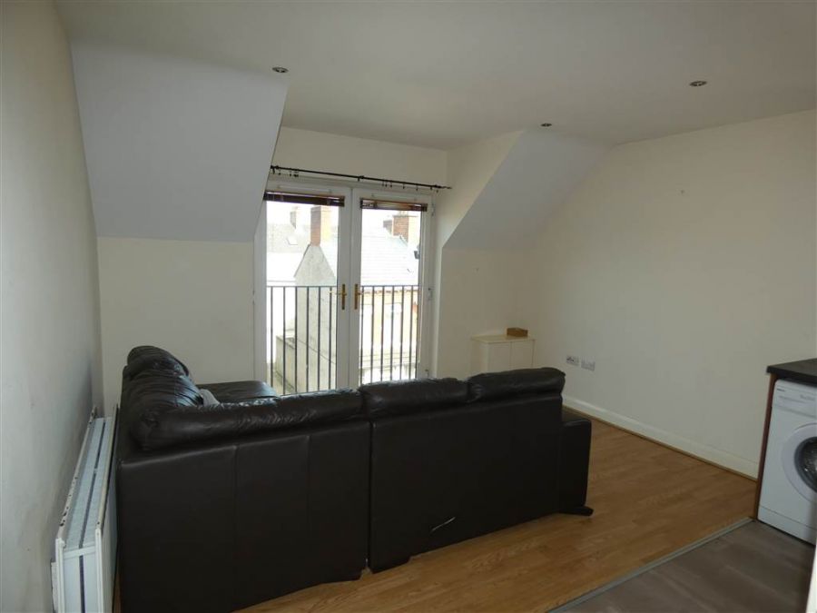 Apt 11 46 Grace Avenue
