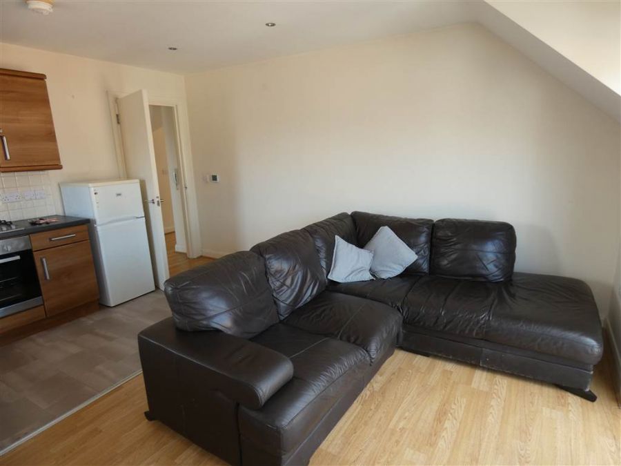 Apt 11 46 Grace Avenue