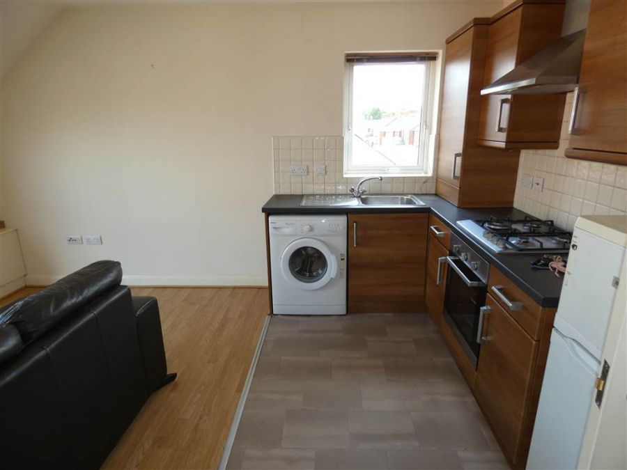 Apt 11 46 Grace Avenue