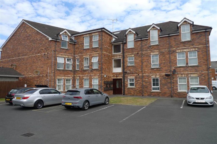 Apt 14 150 Larkfield Road