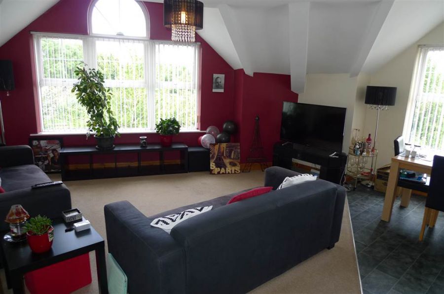 Apt 14 150 Larkfield Road