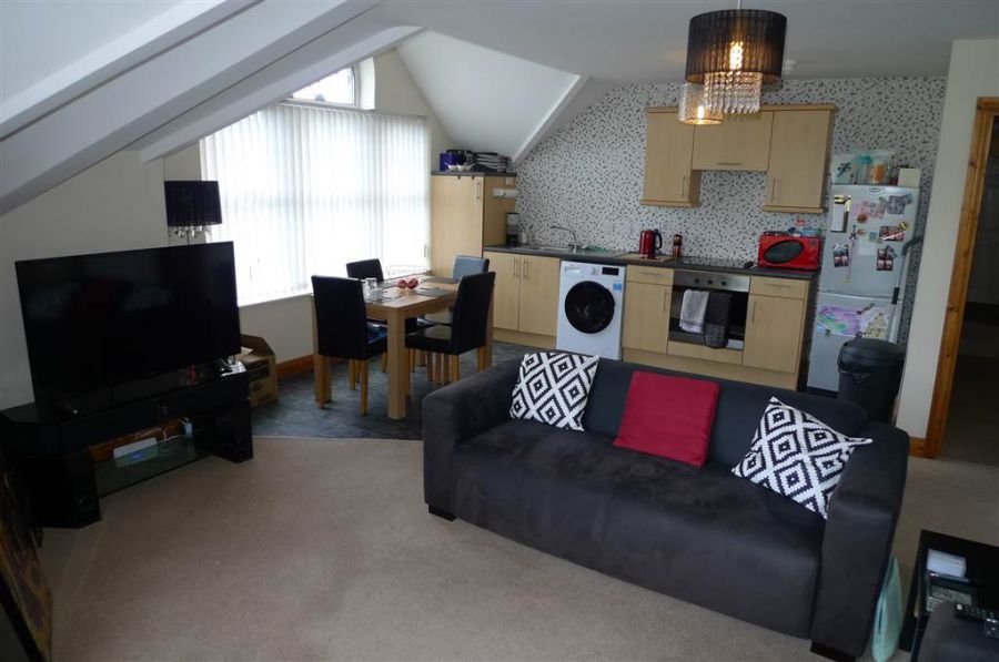 Apt 14 150 Larkfield Road
