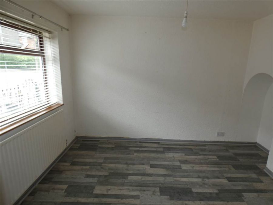 6 Hillfoot Street