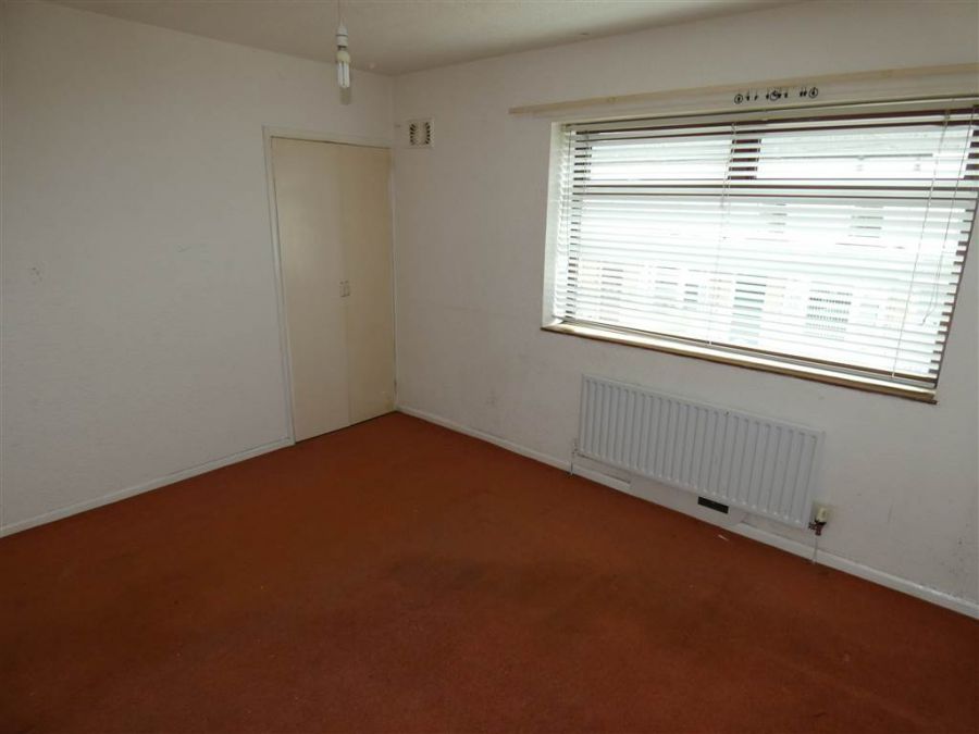 6 Hillfoot Street
