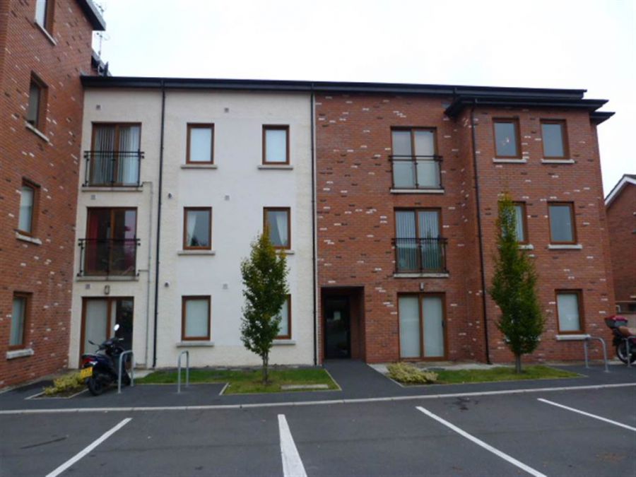 Apt 30 2C Summerhill Avenue