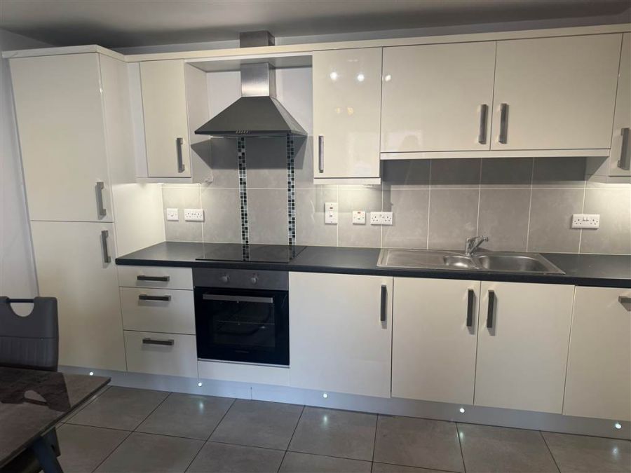 Apt 30 2c Summerhill Avenue