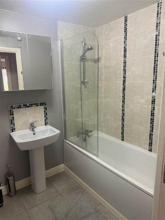 Apt 30 2c Summerhill Avenue