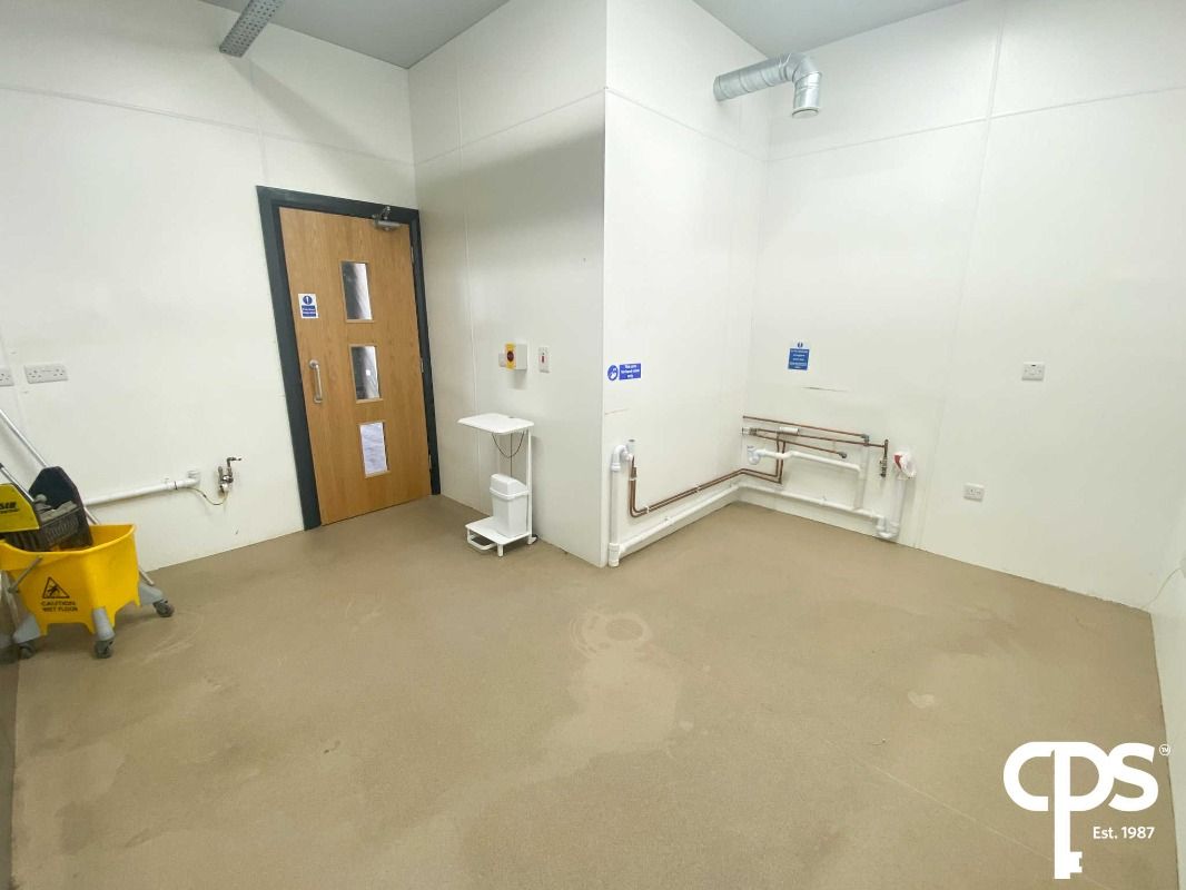 Commercial Premises & Yard @ Ballycrummy Road Commercial Premises & Yard @ Ballycrummy Road